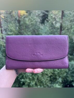 COACH Vintage Women's Purple Leather Trifold Wallet AUTHENTIC